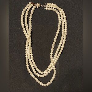 Franklin Mint Jacquline Kennedy Elegant Faux 3 String Pearl Necklace
